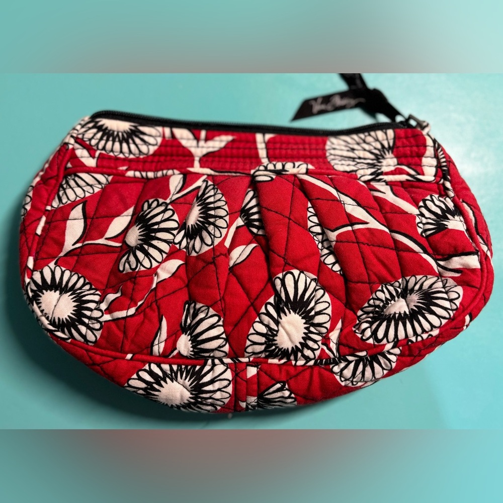 Vera Bradley retired print “Deco Daisy” zip close cosmetic bag